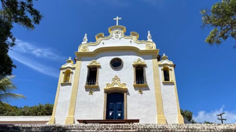 Semana Santa em Fernando de Noronha: Confira a Programação de Missas e Procissões para 2026